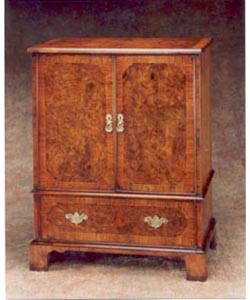 Georgian Chest of Drawers